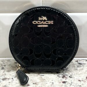 Coach Round Zippered Coin Case in Debossed Black Patent Leather EUC
